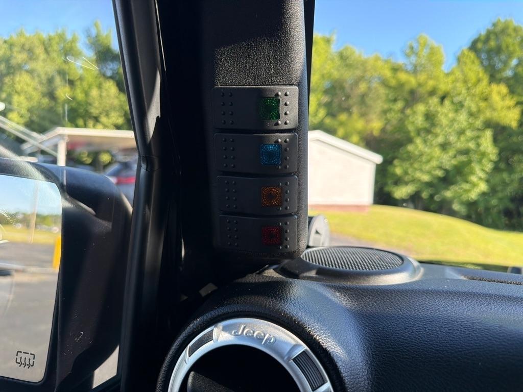 Jeep Wrangler Unlimited 4WD 4dr Sahara 2015