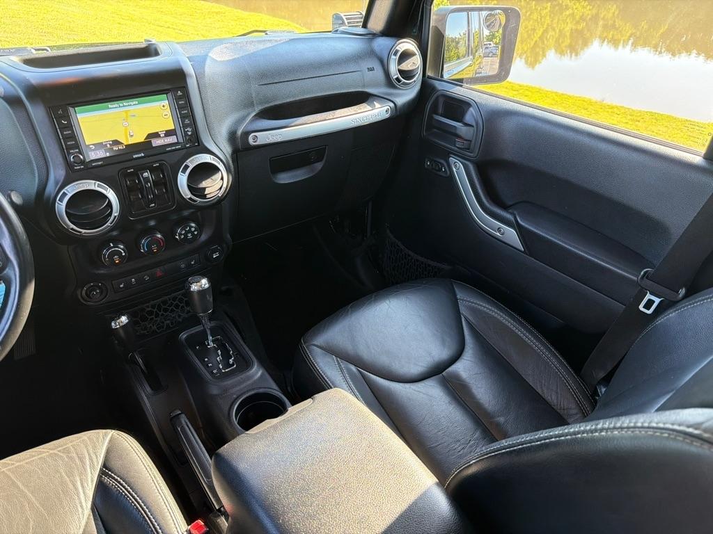 Jeep Wrangler Unlimited 4WD 4dr Sahara 2015