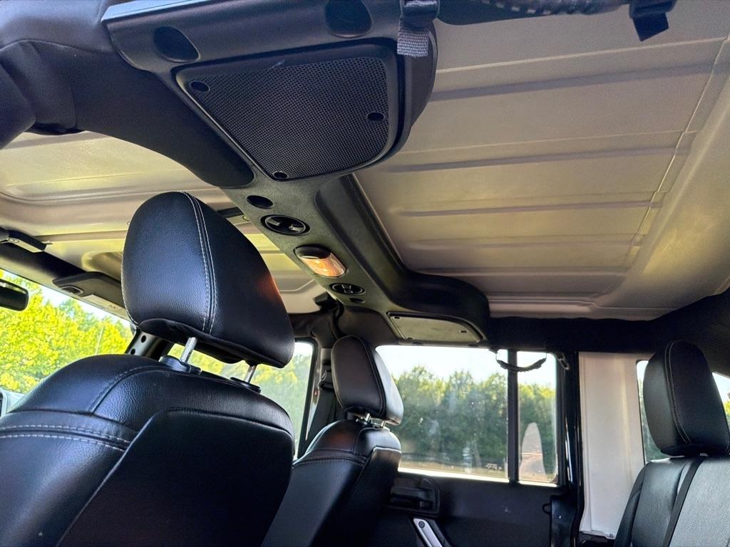 Jeep Wrangler Unlimited 4WD 4dr Sahara 2015