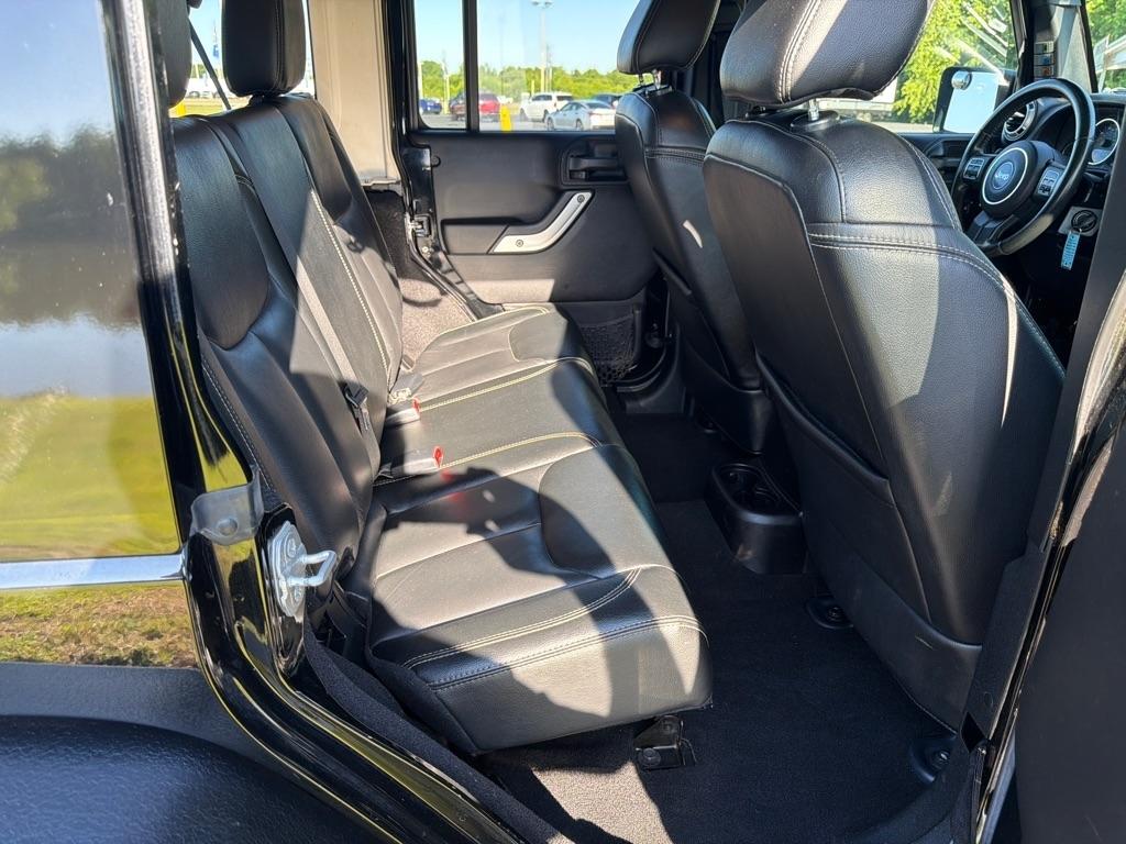 Jeep Wrangler Unlimited 4WD 4dr Sahara 2015