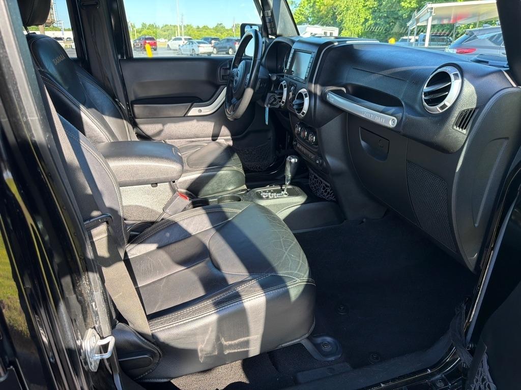 Jeep Wrangler Unlimited 4WD 4dr Sahara 2015