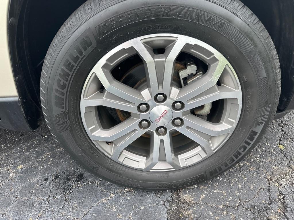 GMC Acadia FWD 4dr SLT w/SLT-1 2015