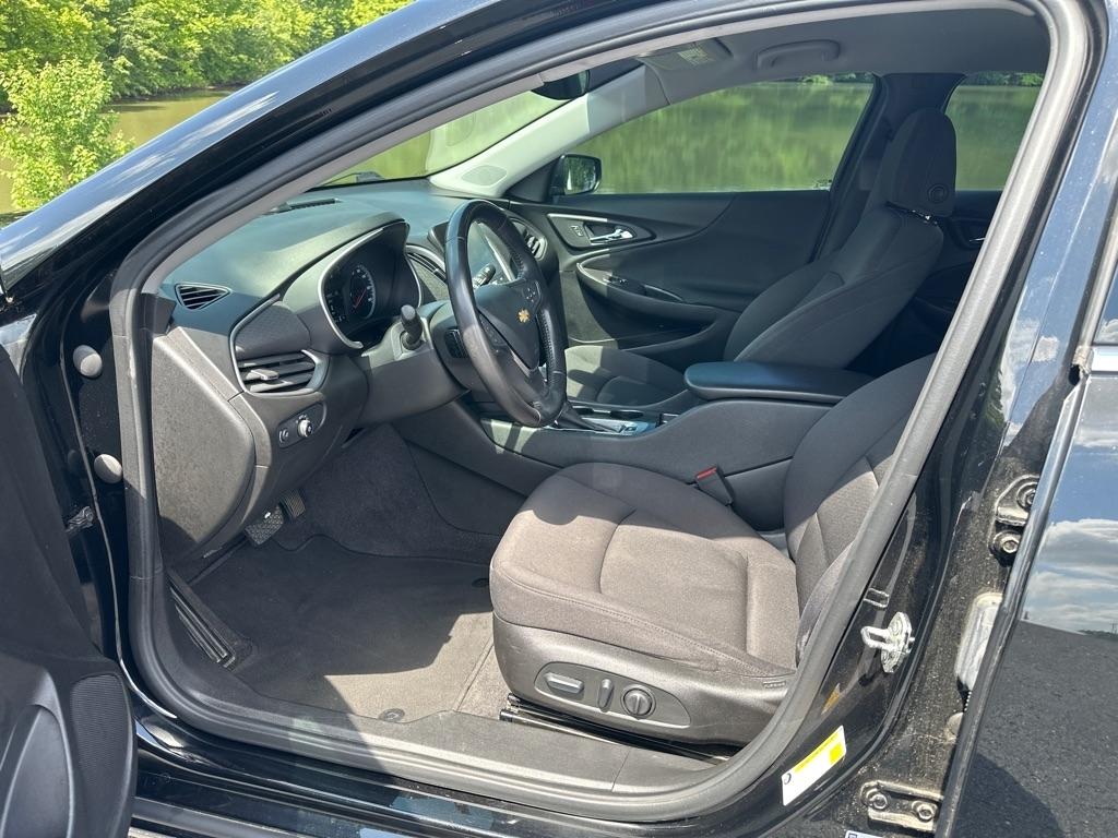 Chevrolet Malibu 4dr Sdn RS 2022