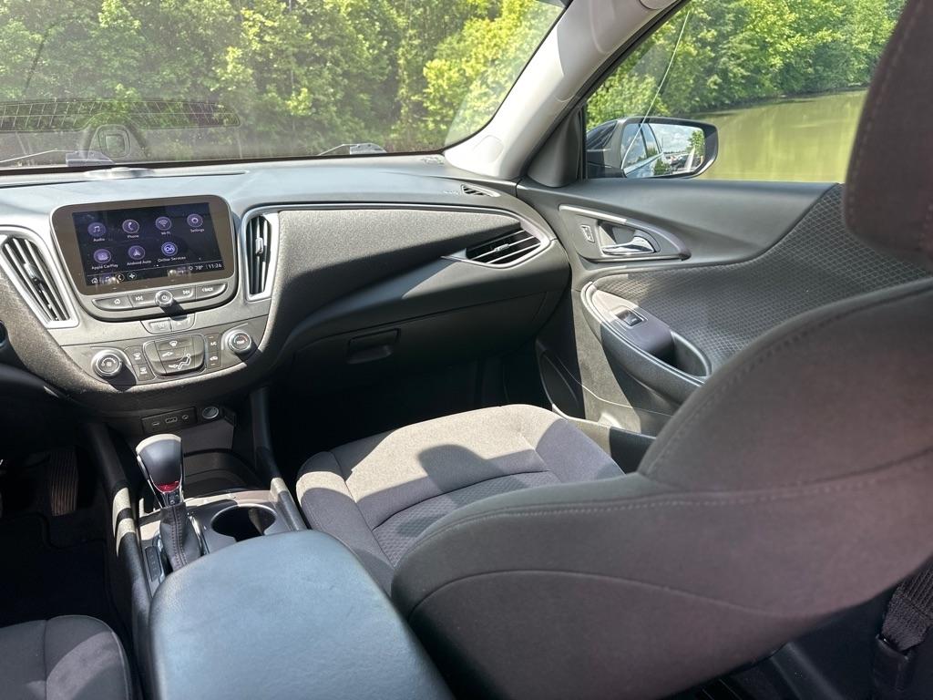 Chevrolet Malibu 4dr Sdn RS 2022