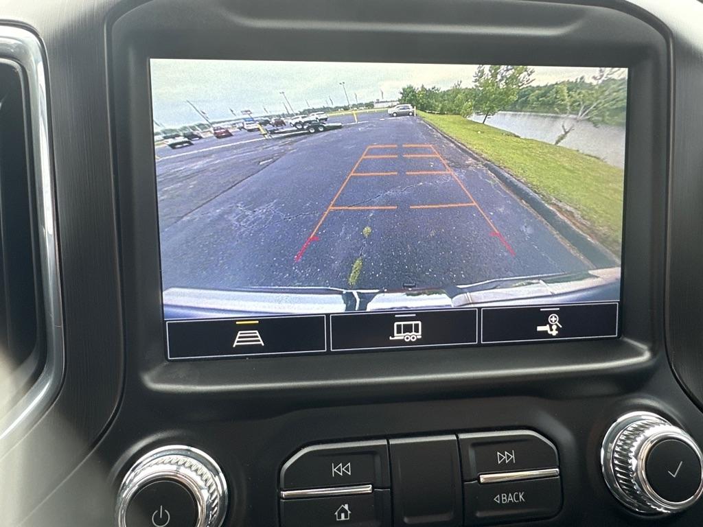 GMC Sierra 1500 4WD Crew Cab 147" AT4 2021