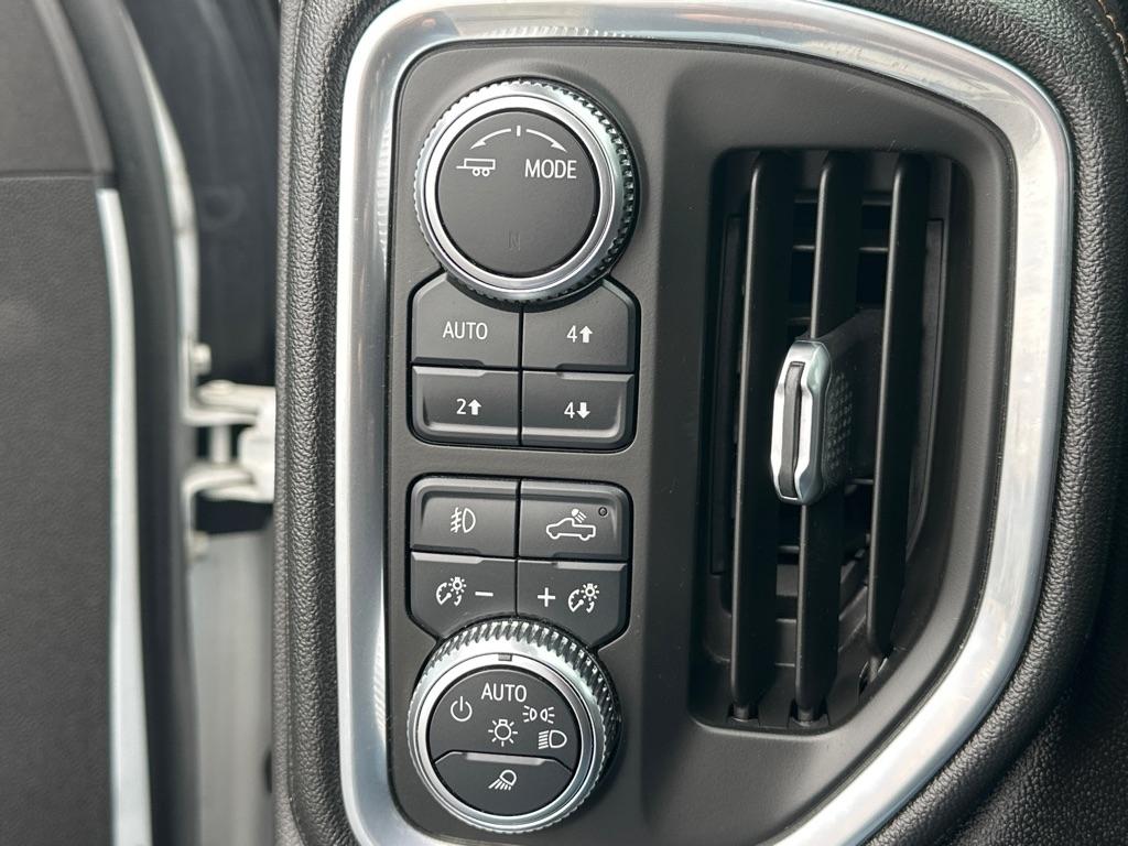 GMC Sierra 1500 4WD Crew Cab 147" AT4 2021