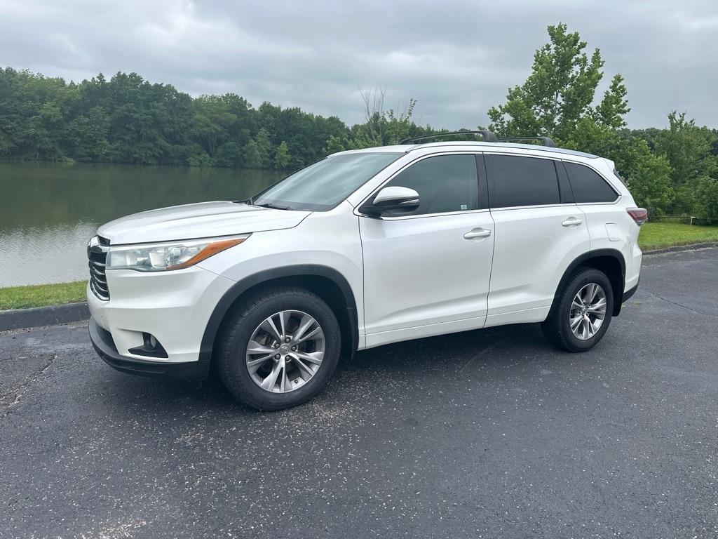 Toyota Highlander AWD 4dr V6 XLE (Natl) 2015