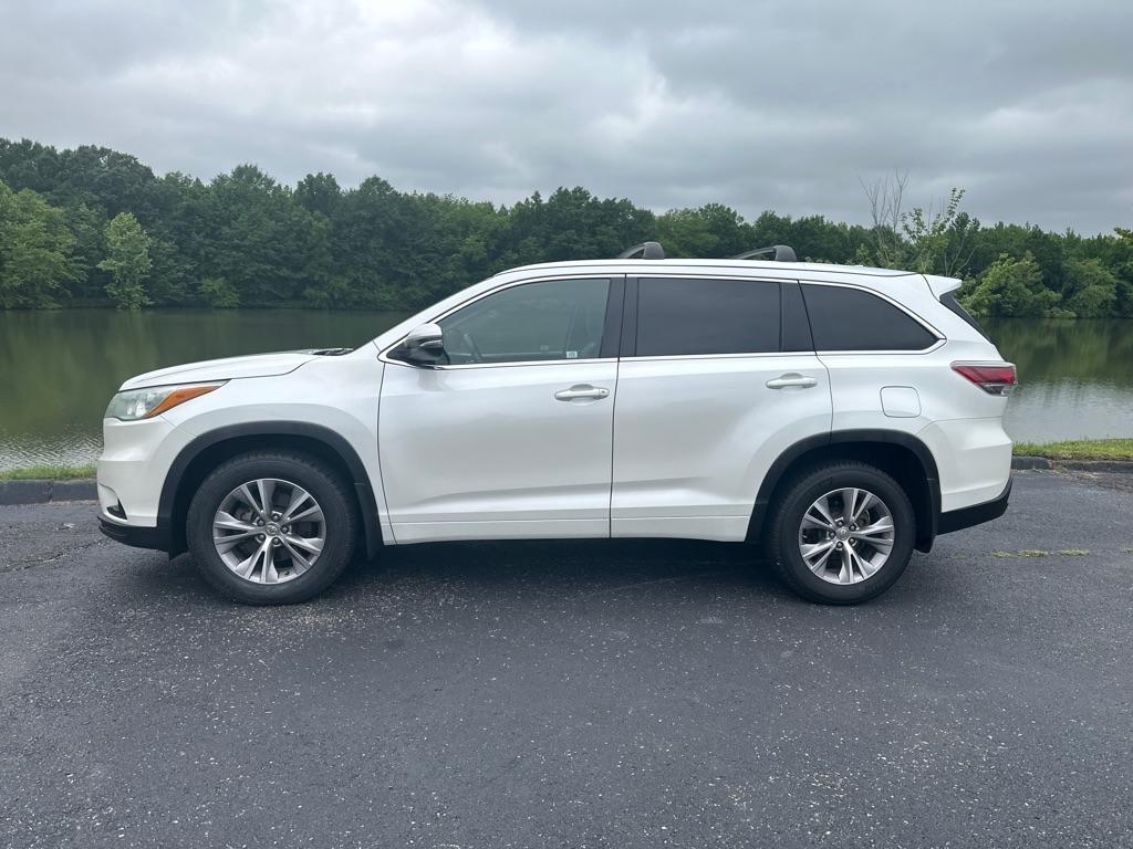 Toyota Highlander AWD 4dr V6 XLE (Natl) 2015