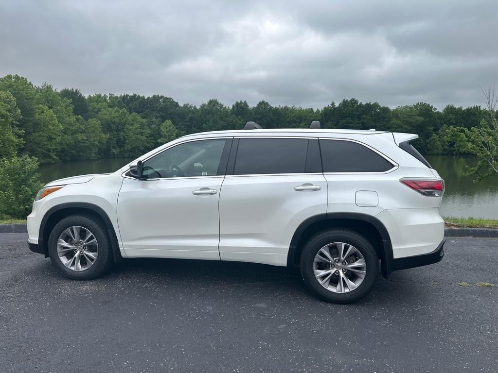 Toyota Highlander AWD 4dr V6 XLE (Natl) 2015