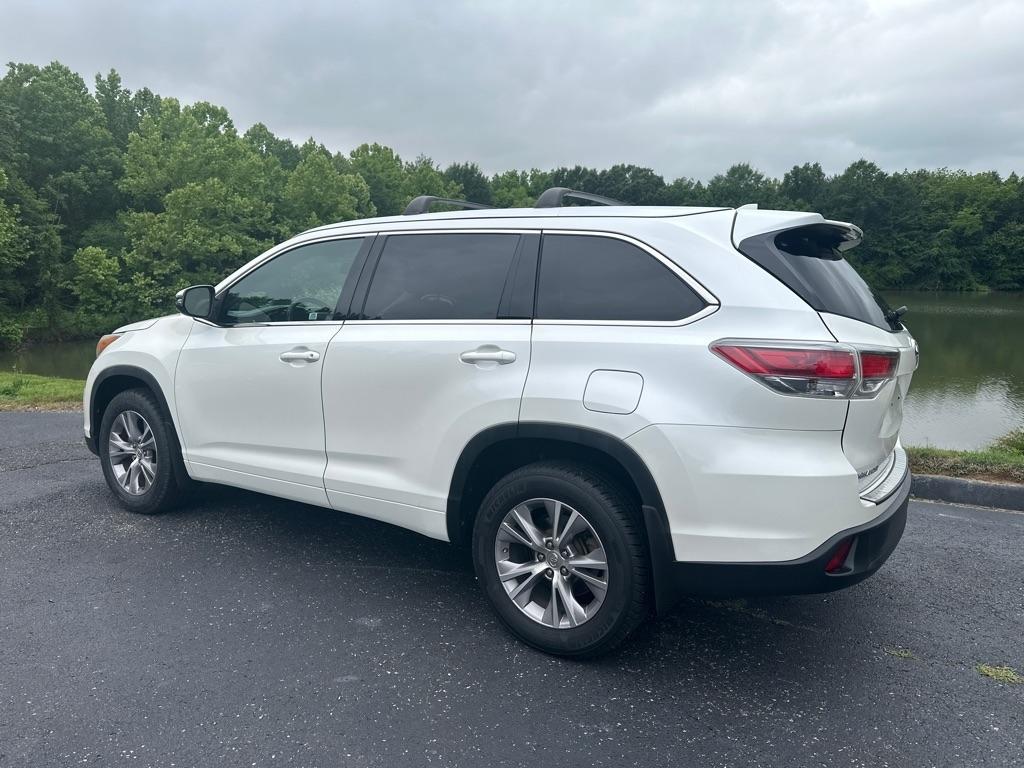 Toyota Highlander AWD 4dr V6 XLE (Natl) 2015