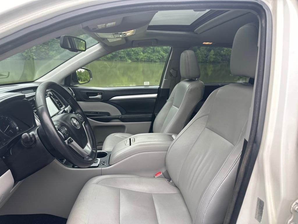 Toyota Highlander AWD 4dr V6 XLE (Natl) 2015