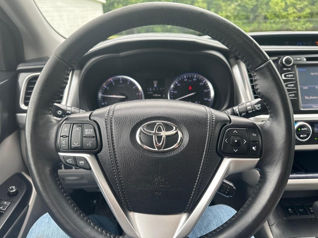 Toyota Highlander AWD 4dr V6 XLE (Natl) 2015