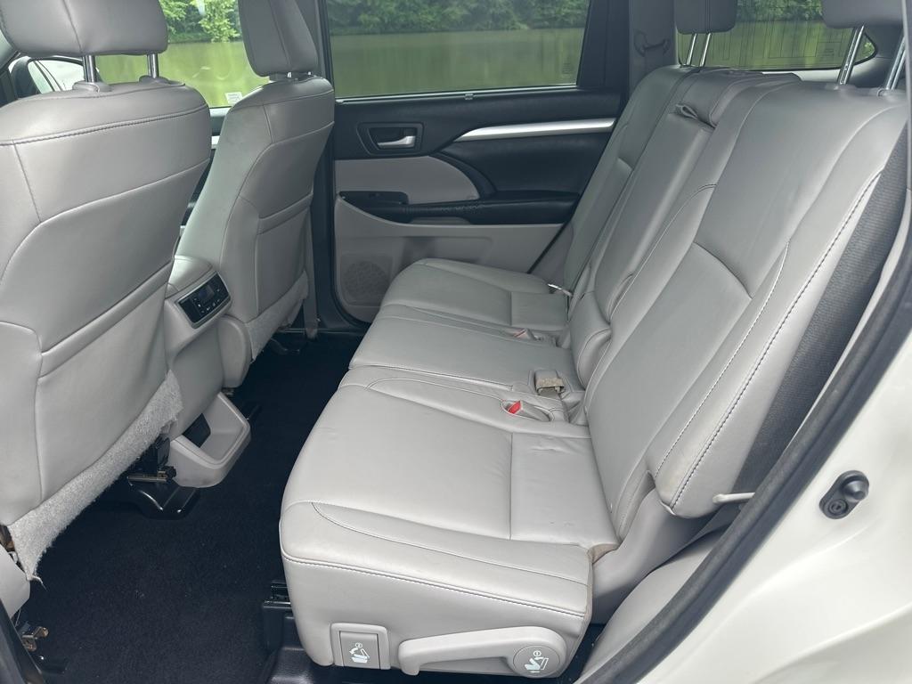 Toyota Highlander AWD 4dr V6 XLE (Natl) 2015