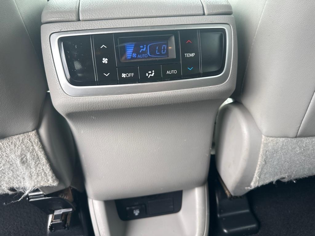 Toyota Highlander AWD 4dr V6 XLE (Natl) 2015