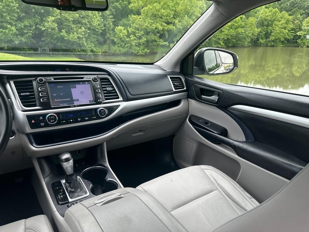 Toyota Highlander AWD 4dr V6 XLE (Natl) 2015