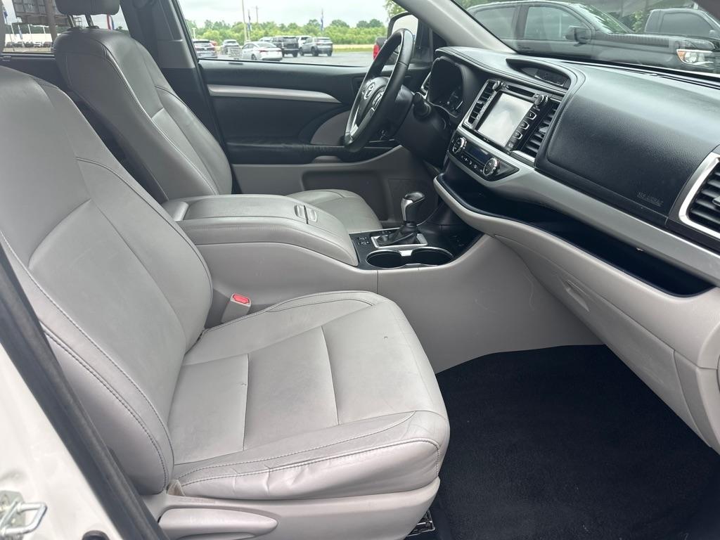 Toyota Highlander AWD 4dr V6 XLE (Natl) 2015