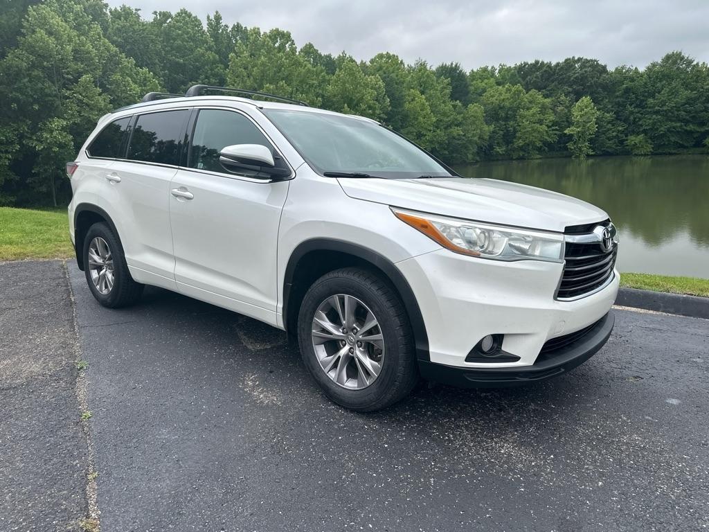 Toyota Highlander AWD 4dr V6 XLE (Natl) 2015
