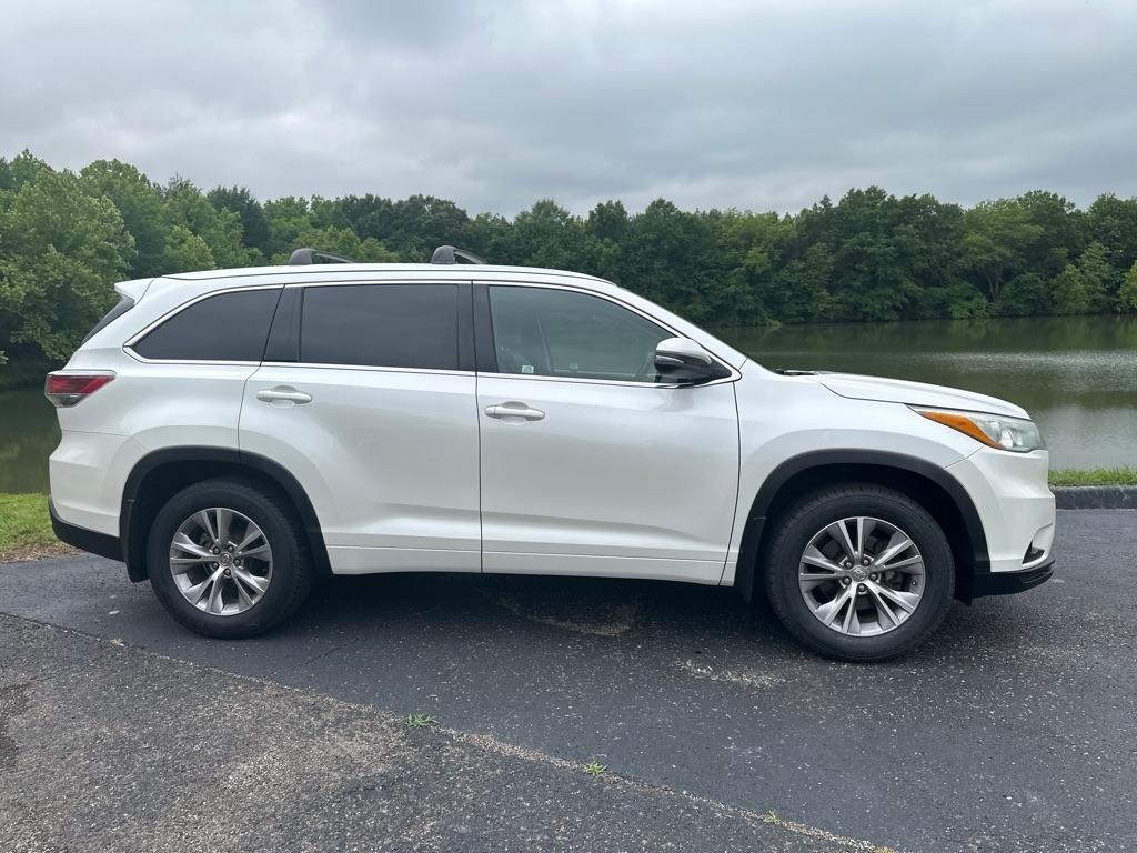 Toyota Highlander AWD 4dr V6 XLE (Natl) 2015