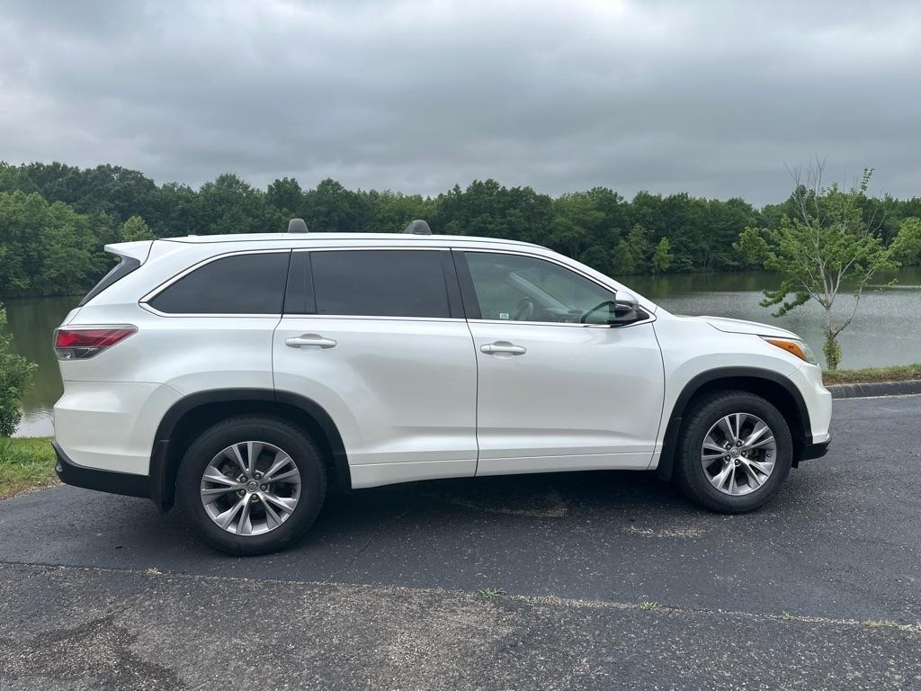 Toyota Highlander AWD 4dr V6 XLE (Natl) 2015
