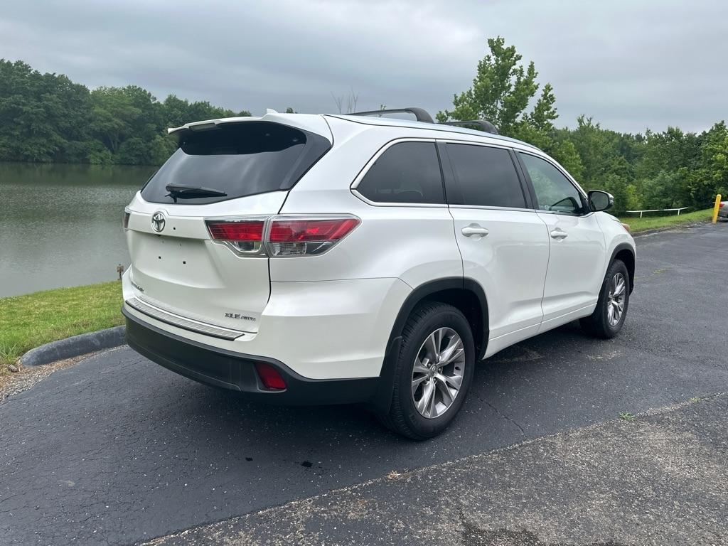 Toyota Highlander AWD 4dr V6 XLE (Natl) 2015