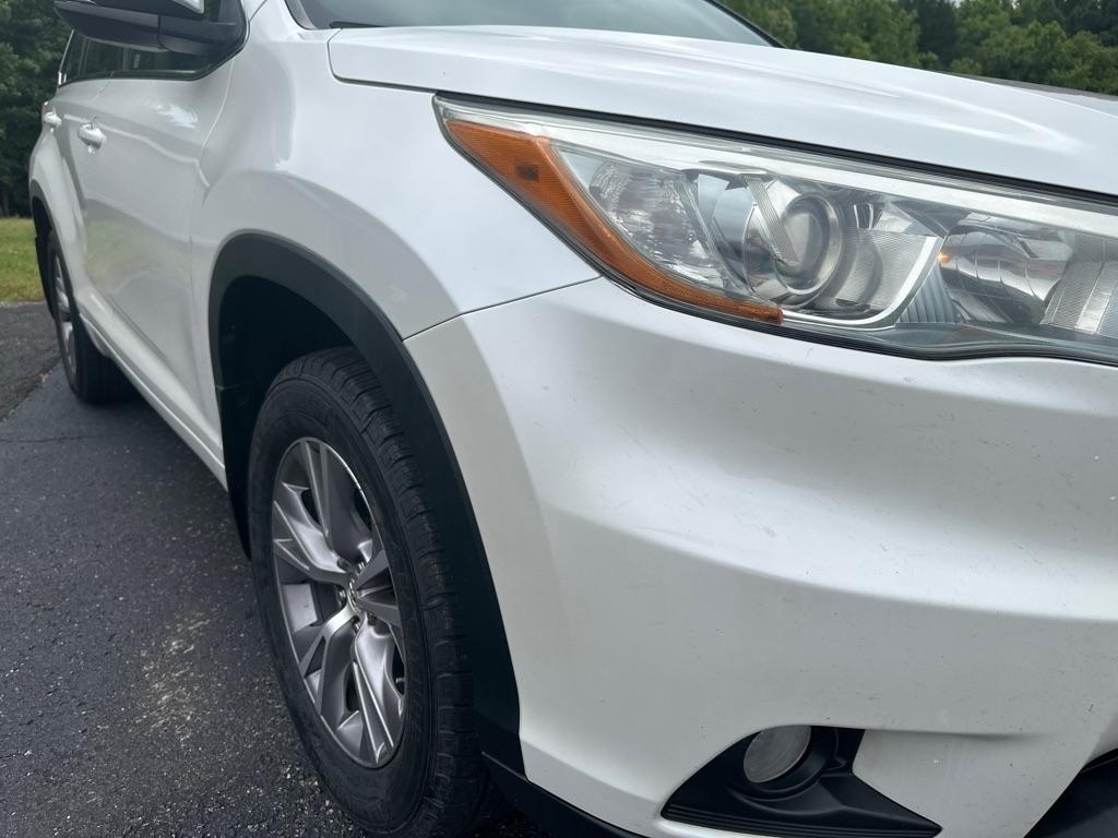 Toyota Highlander AWD 4dr V6 XLE (Natl) 2015