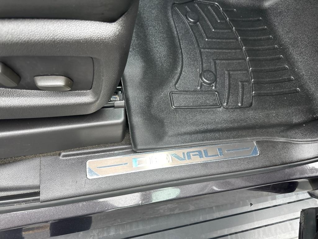 GMC Yukon 4WD 4dr Denali 2015