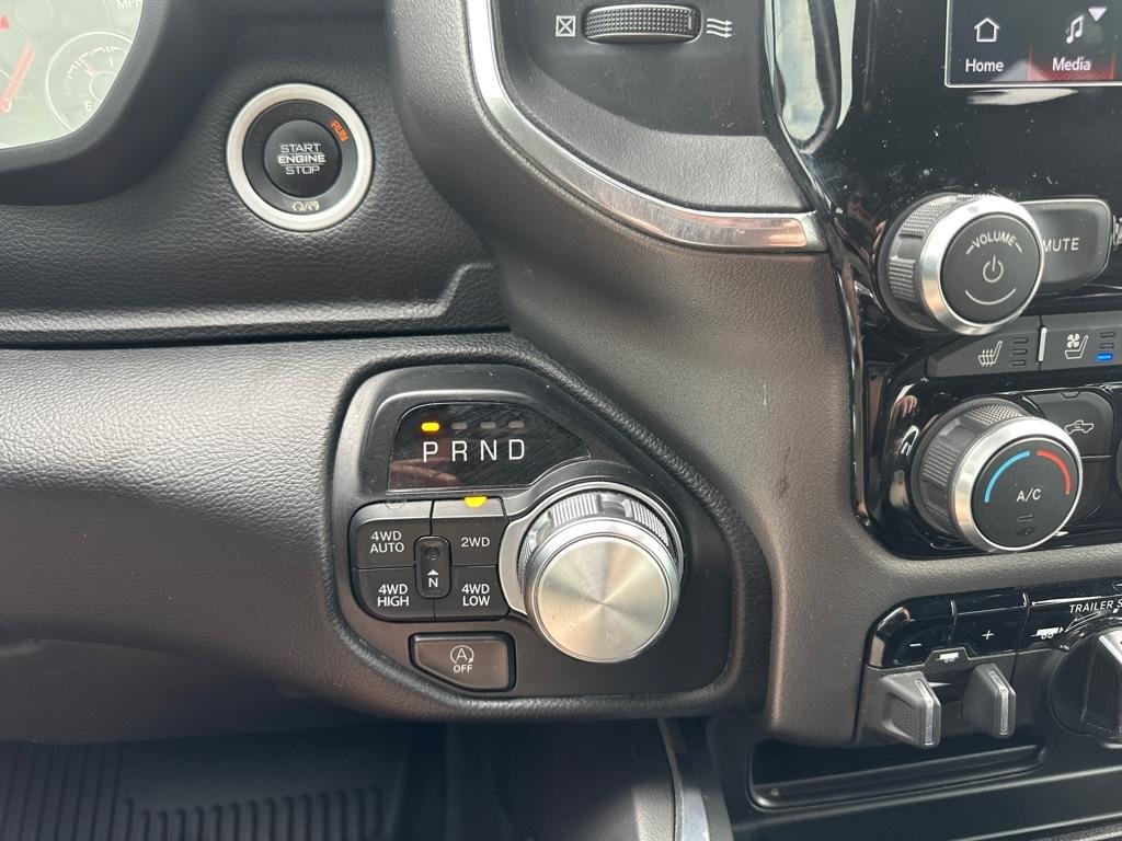 RAM 1500 Laramie 4x4 Crew Cab 5'7" Box 2022
