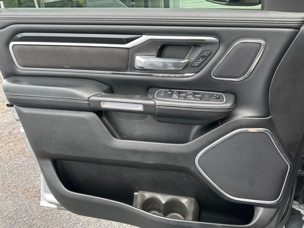 RAM 1500 Laramie 4x4 Crew Cab 5'7" Box 2022