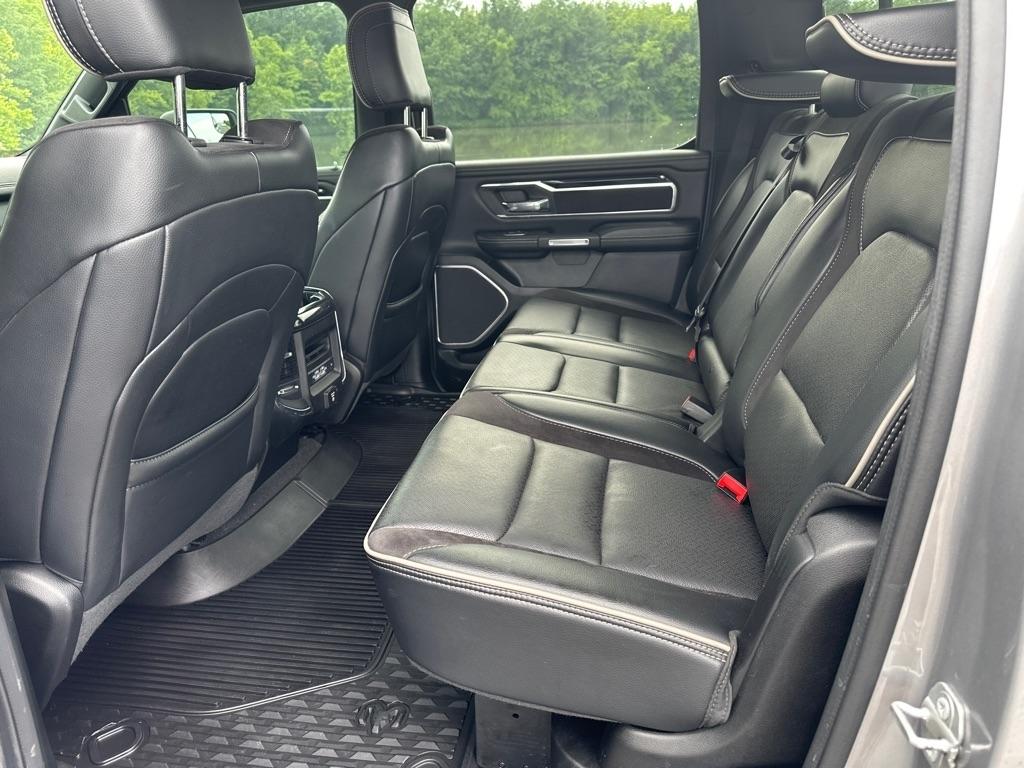 RAM 1500 Laramie 4x4 Crew Cab 5'7" Box 2022