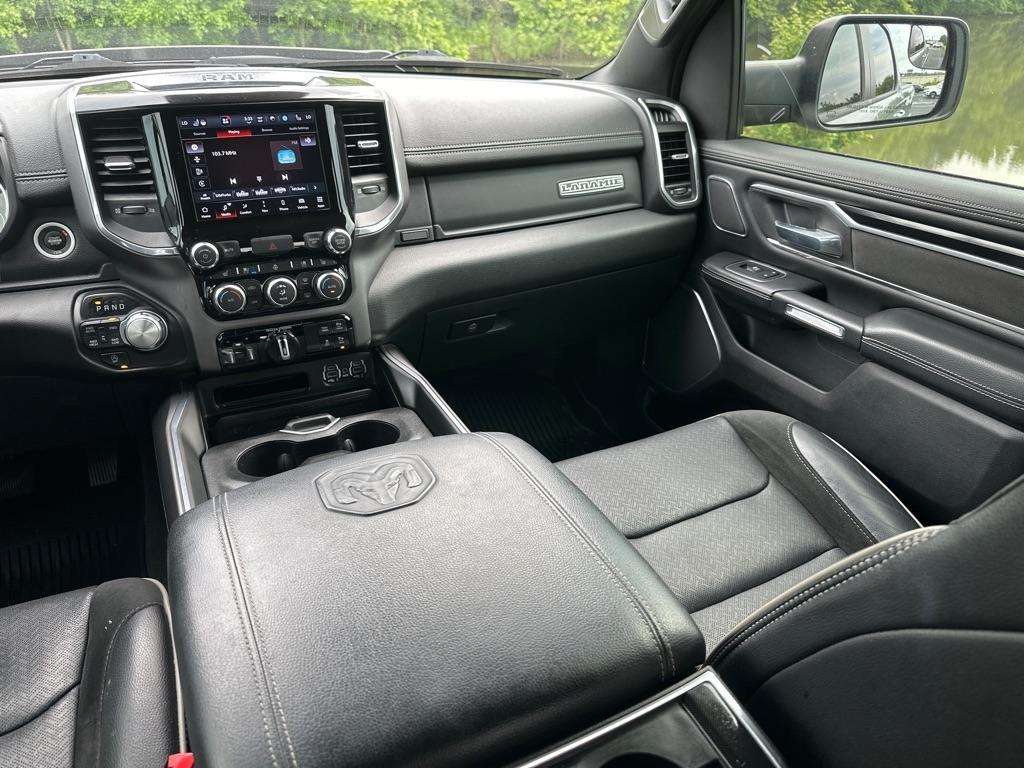 RAM 1500 Laramie 4x4 Crew Cab 5'7" Box 2022