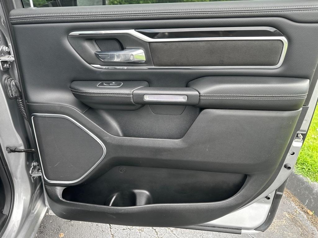 RAM 1500 Laramie 4x4 Crew Cab 5'7" Box 2022