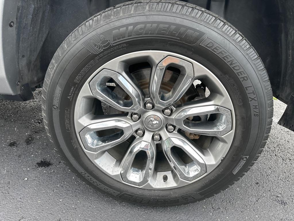 RAM 1500 Laramie 4x4 Crew Cab 5'7" Box 2022