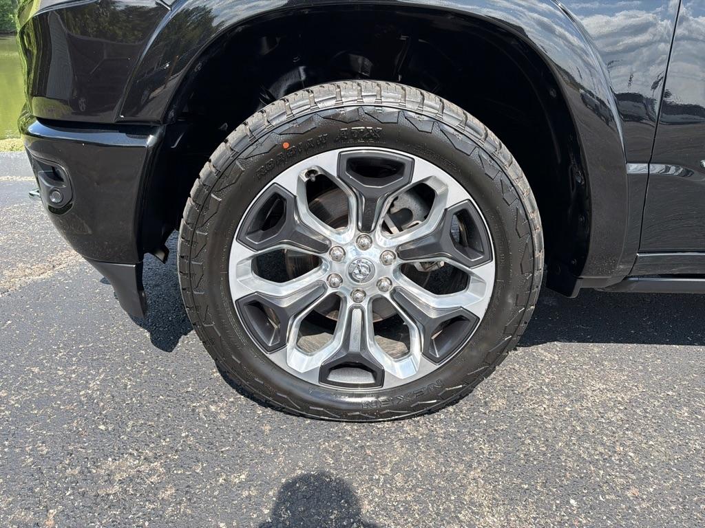 RAM 1500 Limited 4x4 Crew Cab 5'7" Box 2023