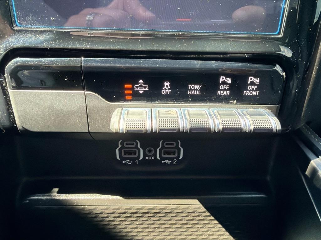 RAM 1500 Limited 4x4 Crew Cab 5'7" Box 2023