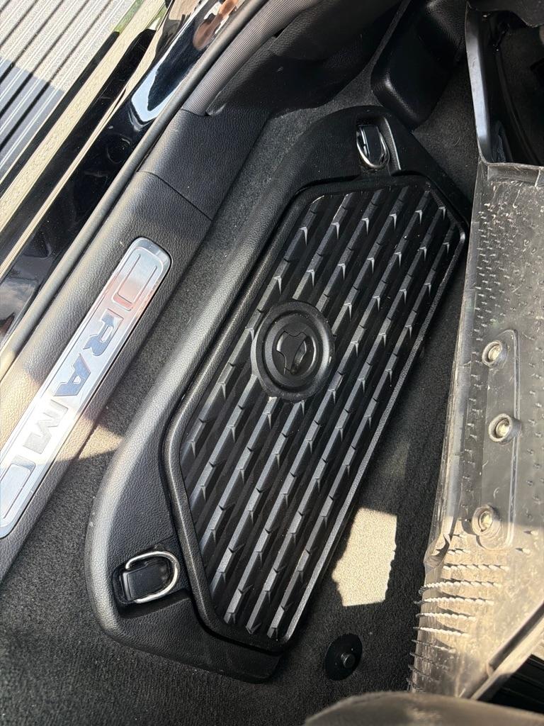 RAM 1500 Limited 4x4 Crew Cab 5'7" Box 2023
