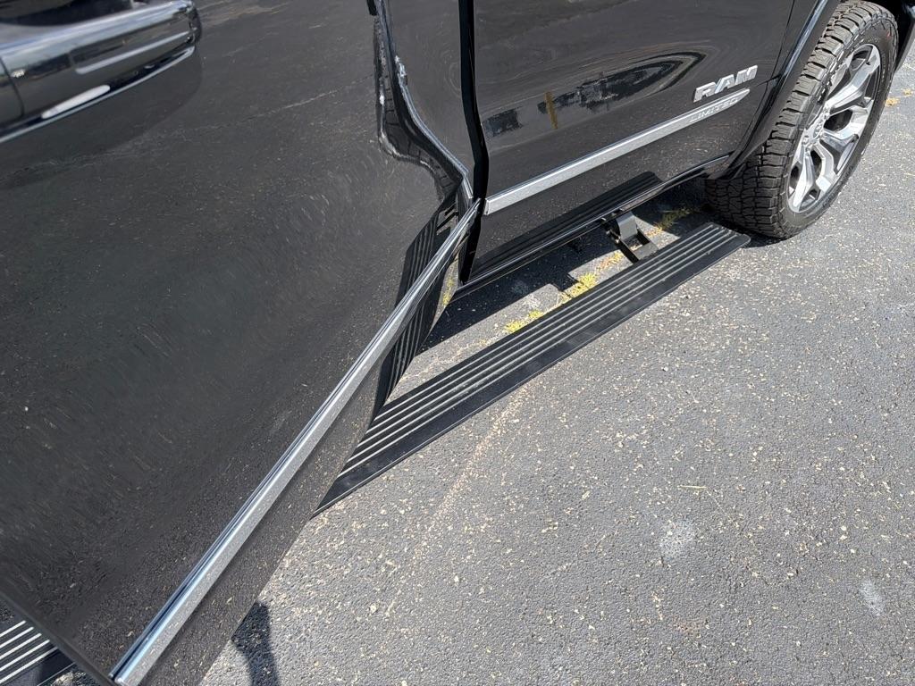 RAM 1500 Limited 4x4 Crew Cab 5'7" Box 2023
