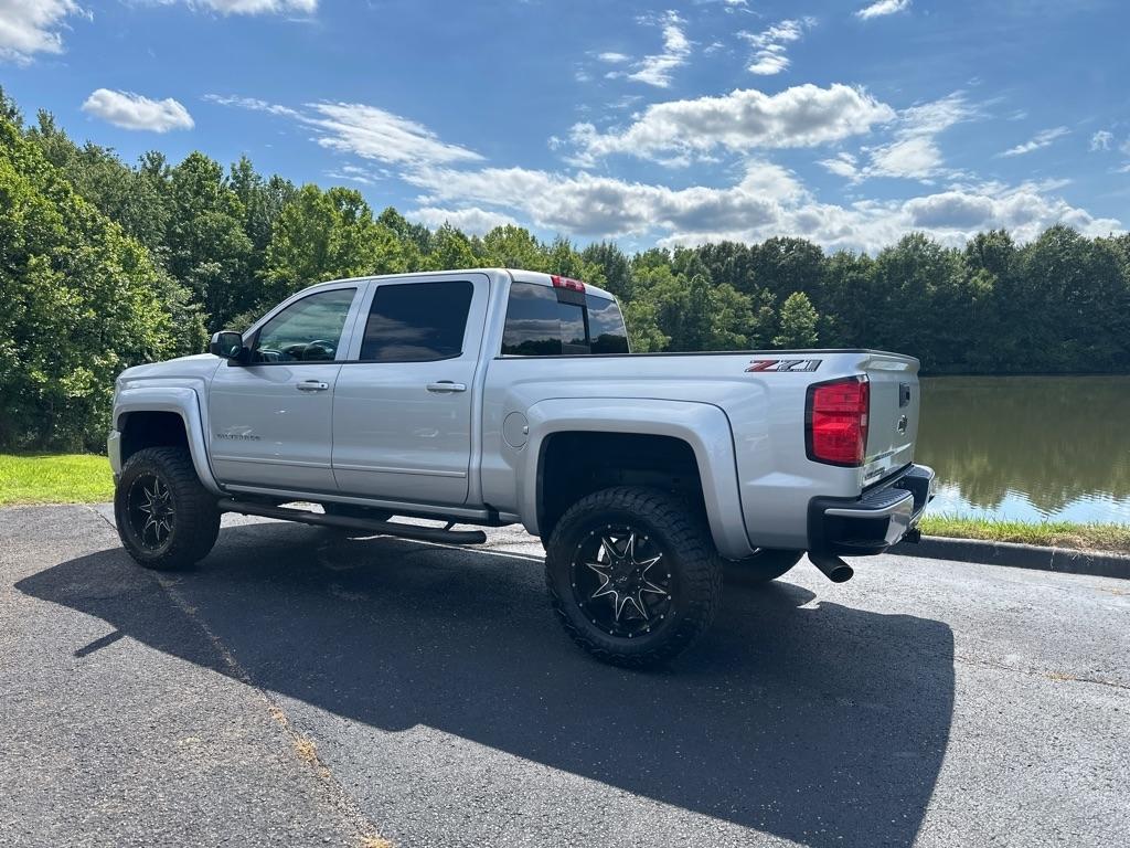 Chevrolet Silverado 1500 4WD Crew Cab 143.5" LT w/2LT 2018
