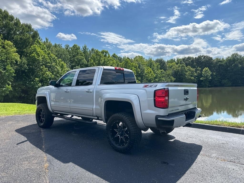 Chevrolet Silverado 1500 4WD Crew Cab 143.5" LT w/2LT 2018