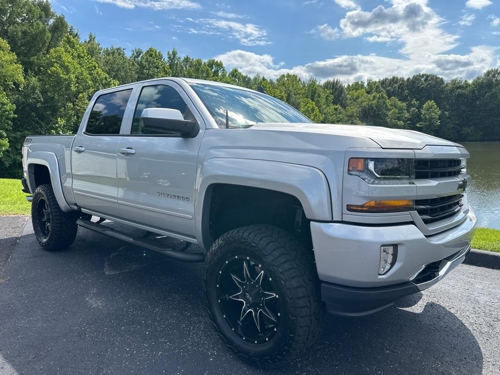 Chevrolet Silverado 1500 4WD Crew Cab 143.5" LT w/2LT 2018