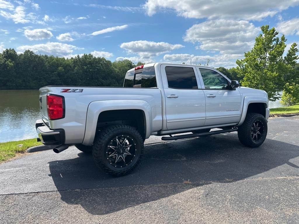 Chevrolet Silverado 1500 4WD Crew Cab 143.5" LT w/2LT 2018
