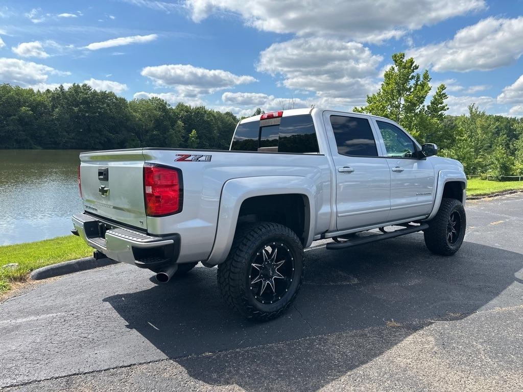 Chevrolet Silverado 1500 4WD Crew Cab 143.5" LT w/2LT 2018