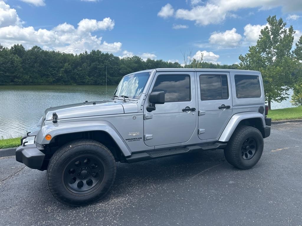 Jeep Wrangler Unlimited 4WD 4dr Sahara 2013