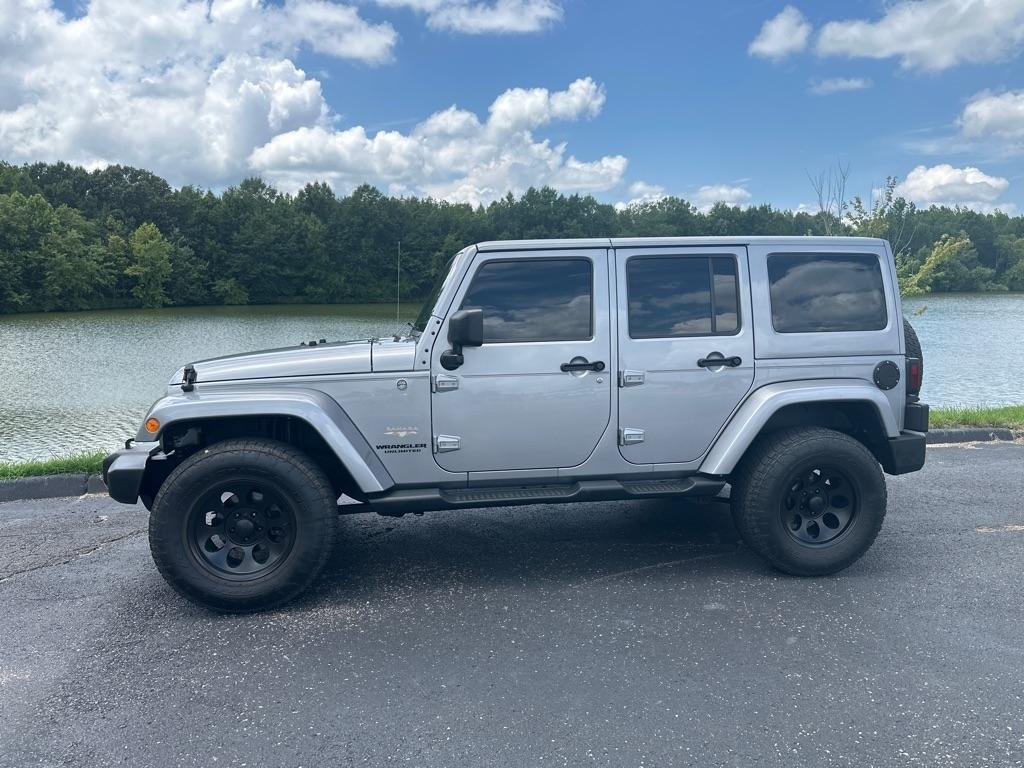 Jeep Wrangler Unlimited 4WD 4dr Sahara 2013
