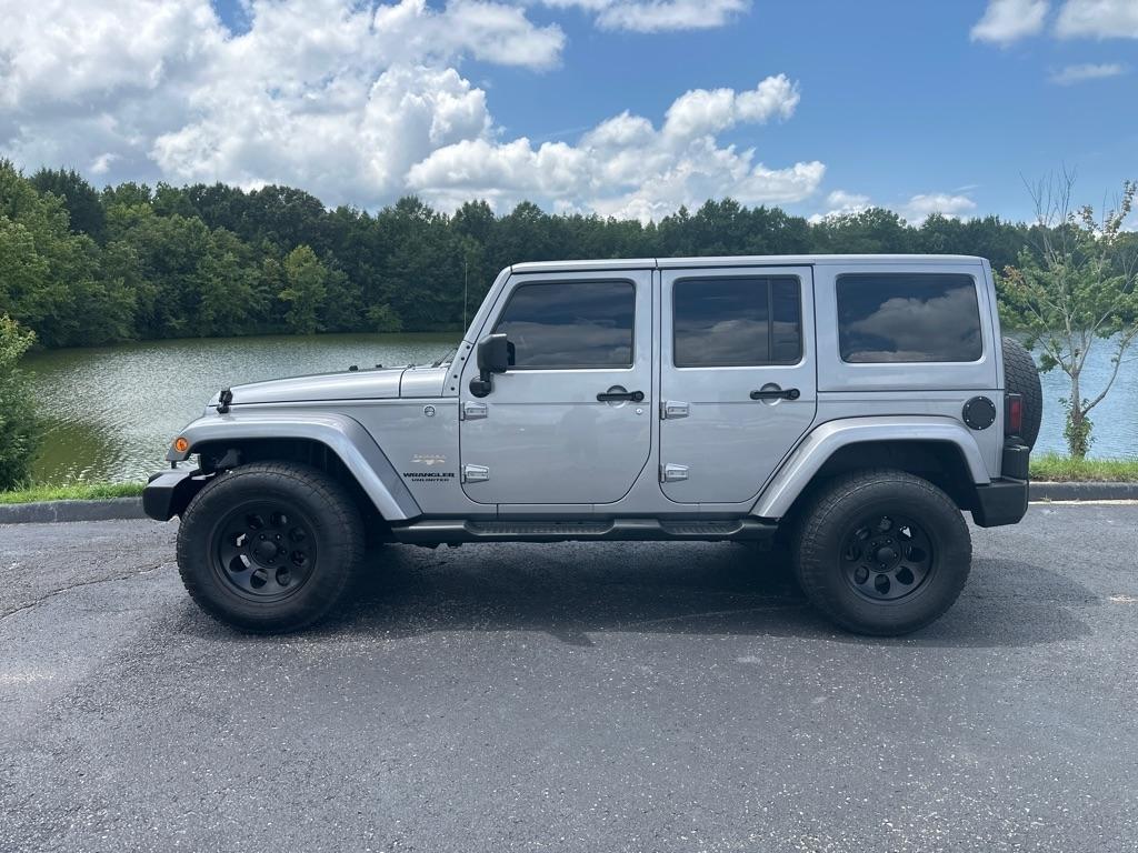 Jeep Wrangler Unlimited 4WD 4dr Sahara 2013