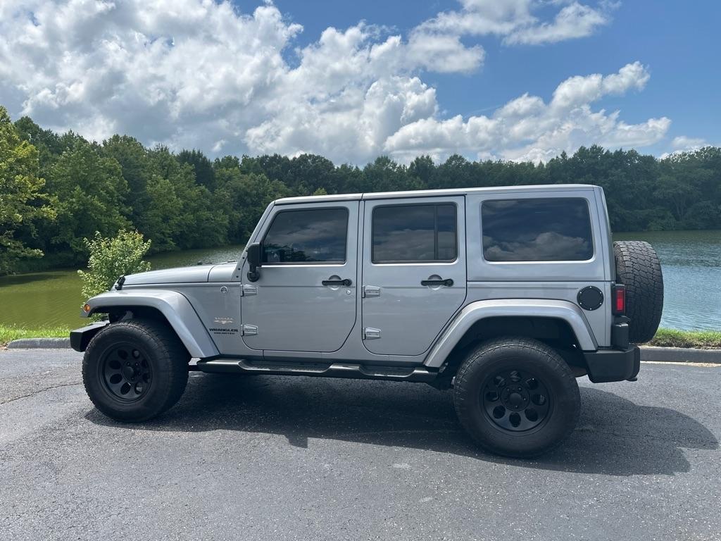 Jeep Wrangler Unlimited 4WD 4dr Sahara 2013