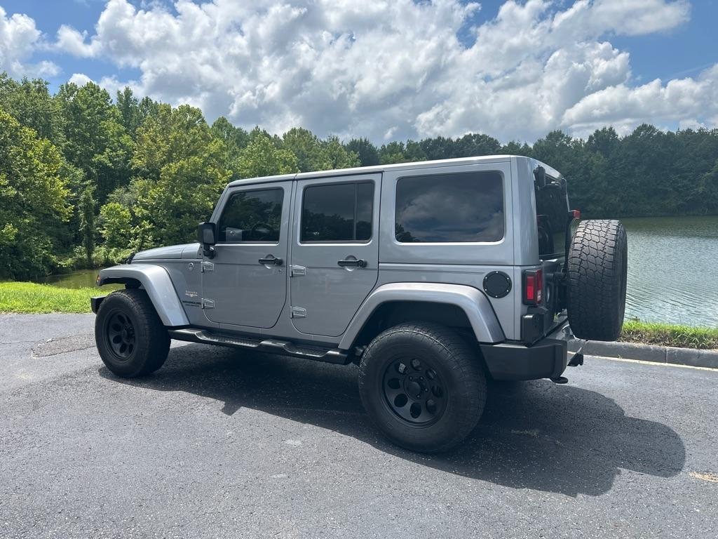 Jeep Wrangler Unlimited 4WD 4dr Sahara 2013