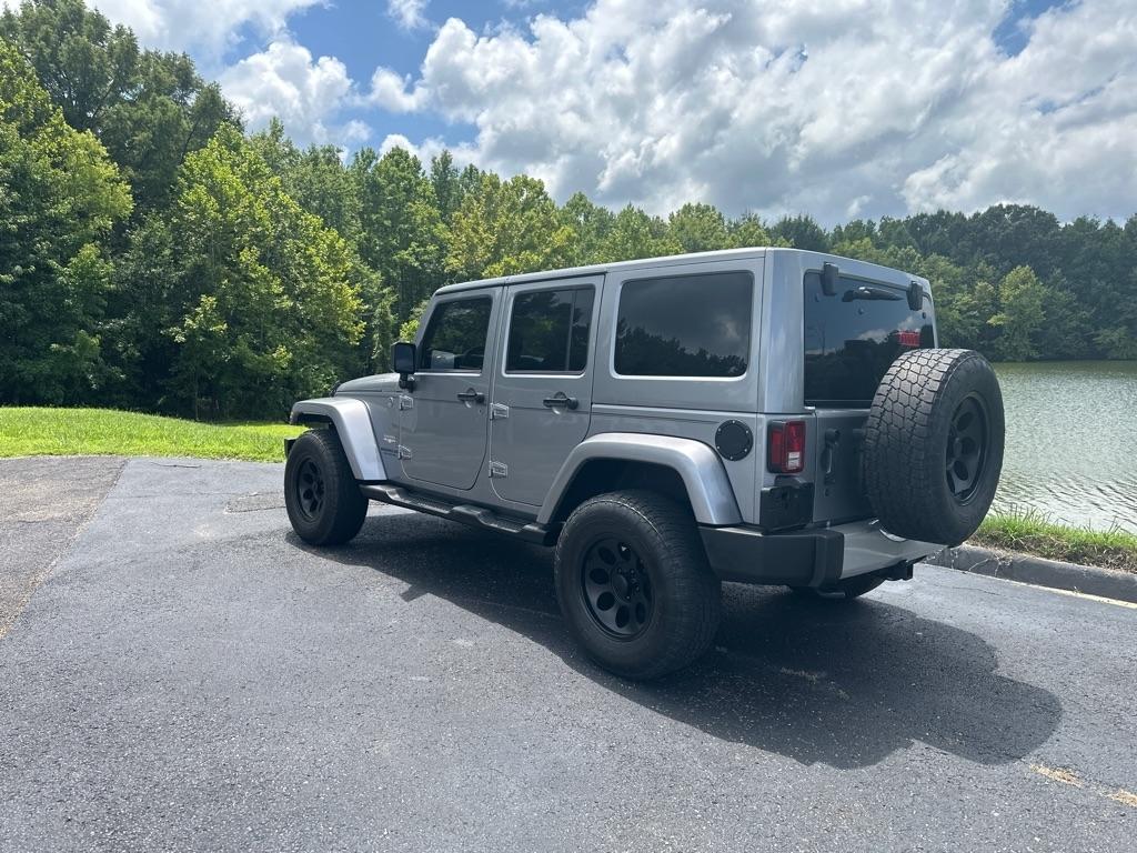 Jeep Wrangler Unlimited 4WD 4dr Sahara 2013