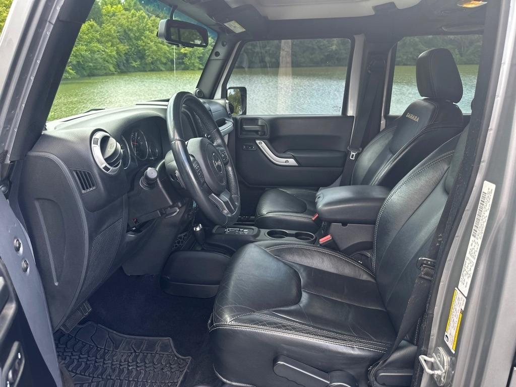 Jeep Wrangler Unlimited 4WD 4dr Sahara 2013