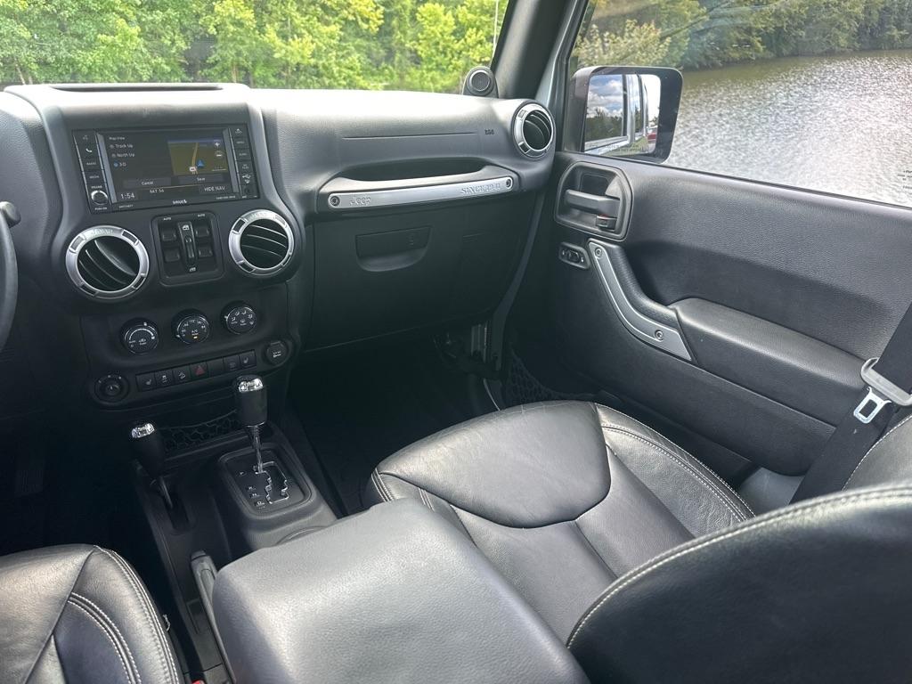 Jeep Wrangler Unlimited 4WD 4dr Sahara 2013