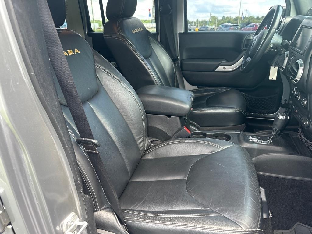 Jeep Wrangler Unlimited 4WD 4dr Sahara 2013